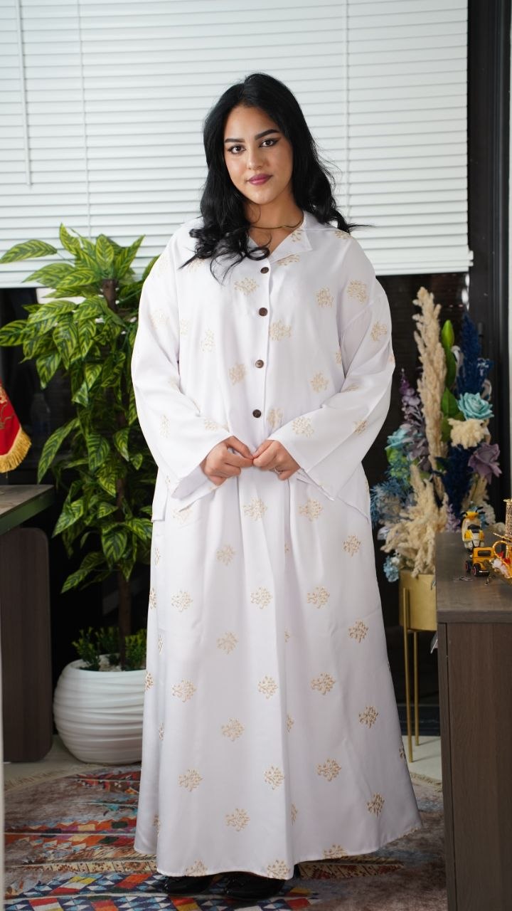 طقم نسائي